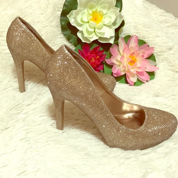 NWOT, Charlotte Russe Sparkling 👠 pumps 4” heels - Picture 2 of 7